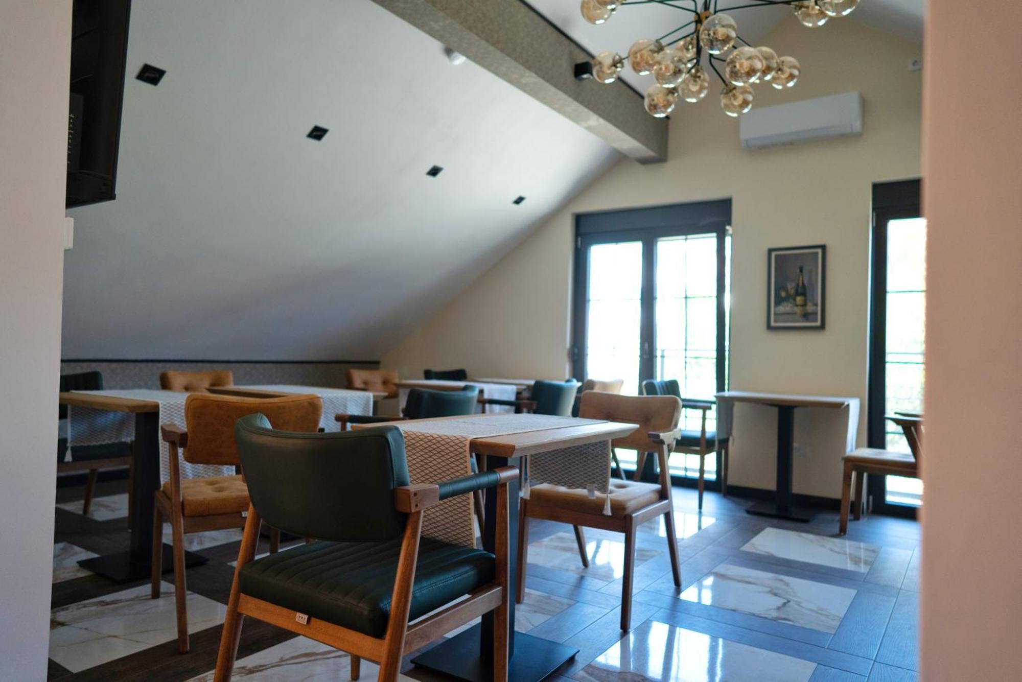La Roue Hotel Vrsac Luaran gambar