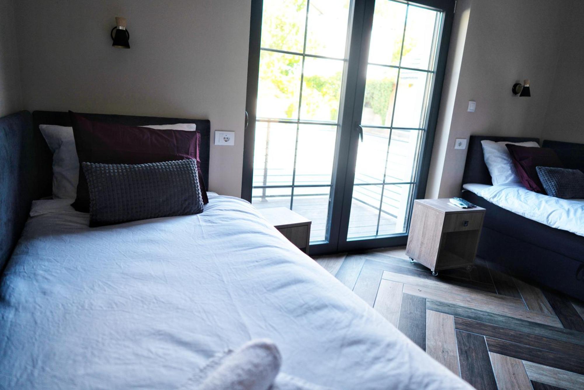 La Roue Hotel Vrsac Luaran gambar