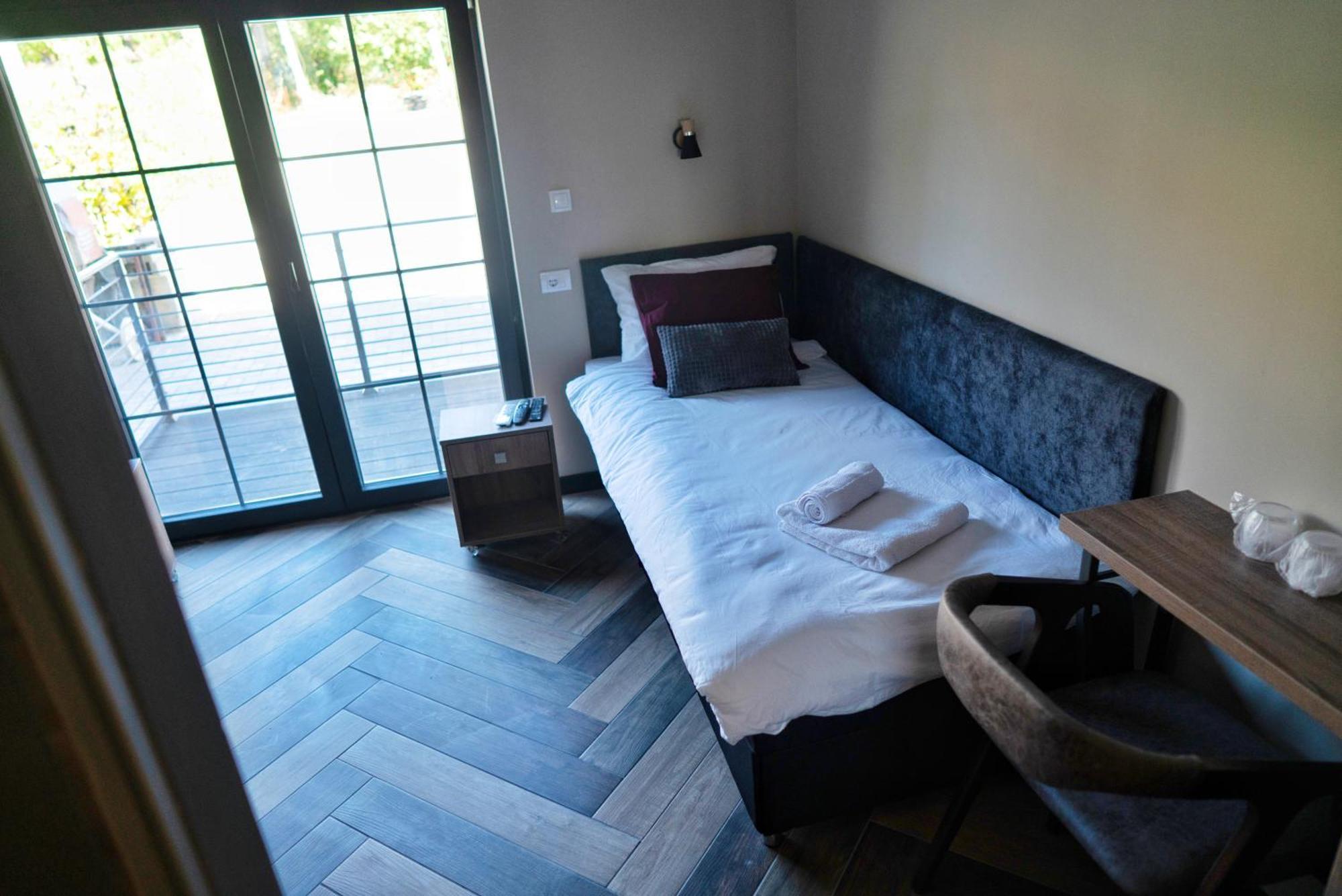 La Roue Hotel Vrsac Luaran gambar