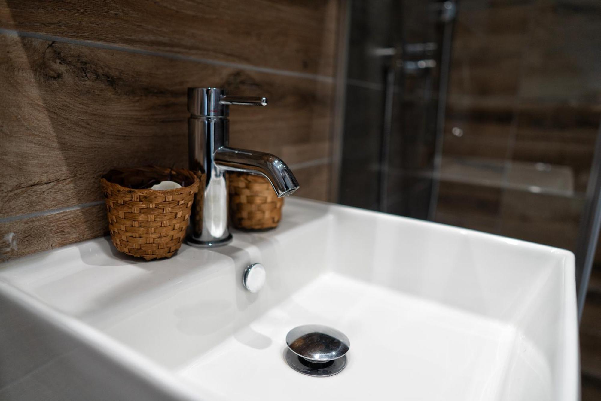 La Roue Hotel Vrsac Luaran gambar