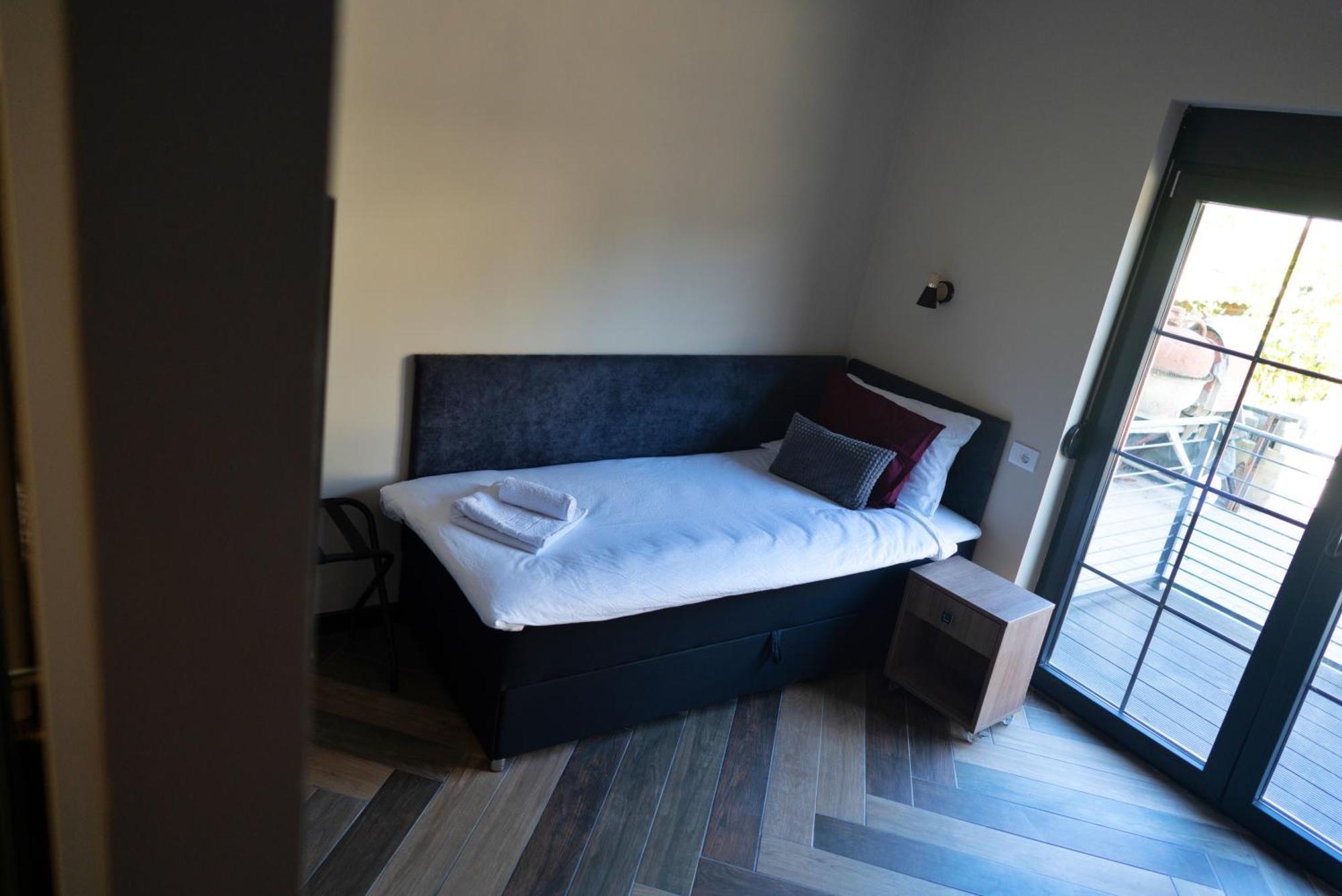 La Roue Hotel Vrsac Luaran gambar