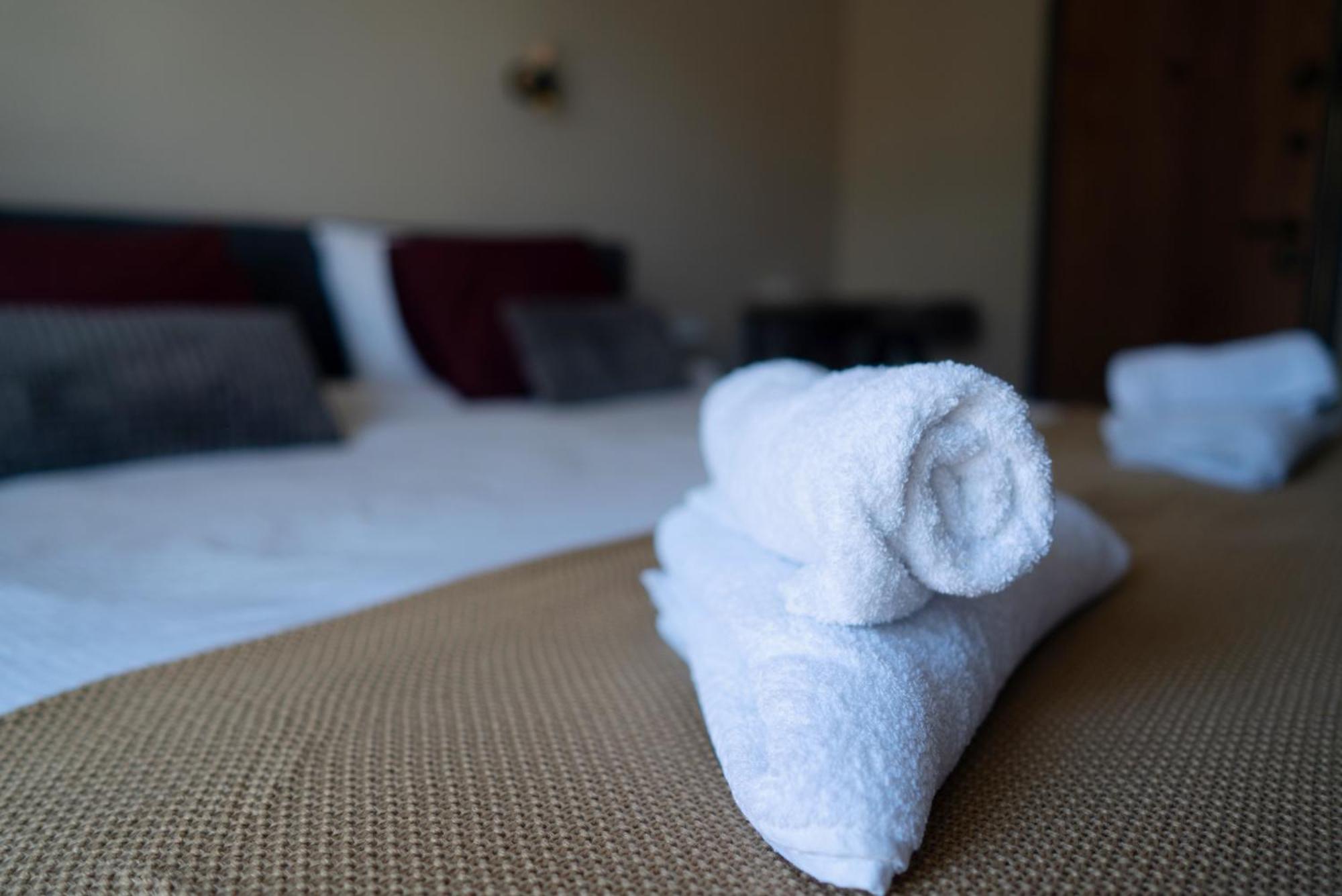 La Roue Hotel Vrsac Luaran gambar